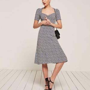 ISO!! Reformation Esme dress/ dogwood print/ sz 0